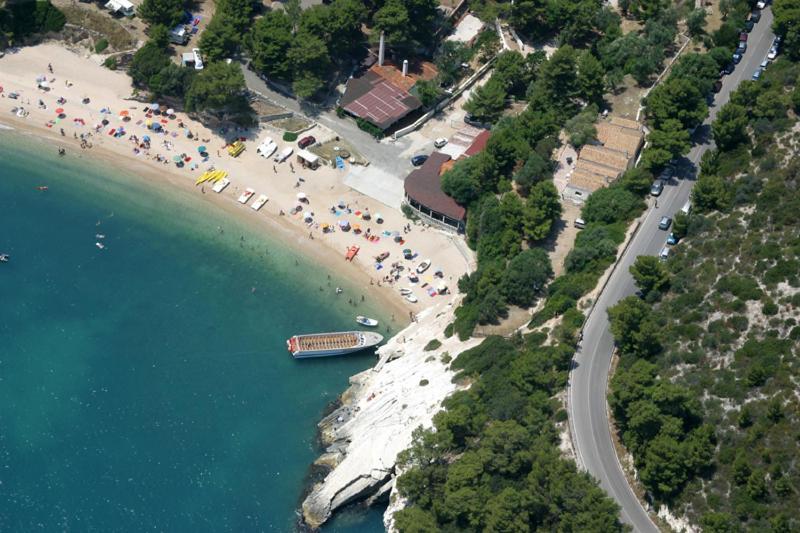 Baia Di Campi Hotel Vieste Bagian luar foto